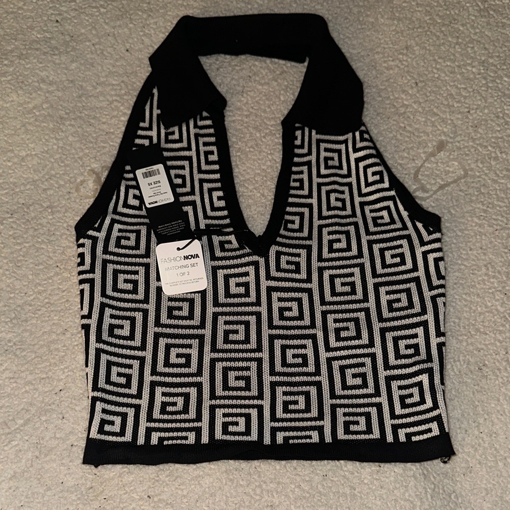 Fashion Nova Black and White Patterned Crop Top